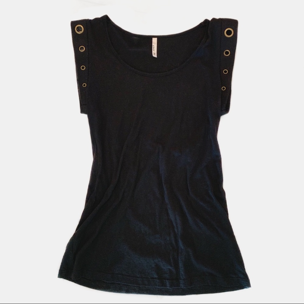 Women’s blouse tank with grommets